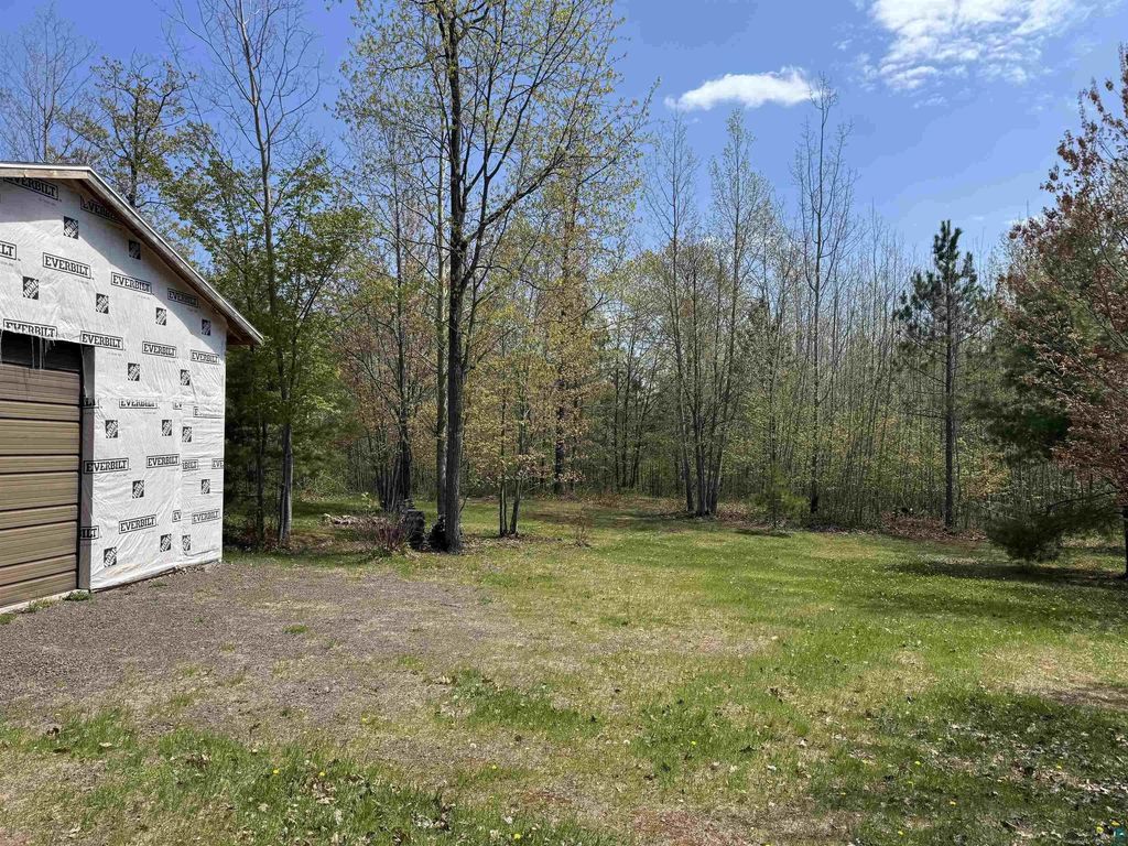 8315 Half Moon Lake Dr, Iron River