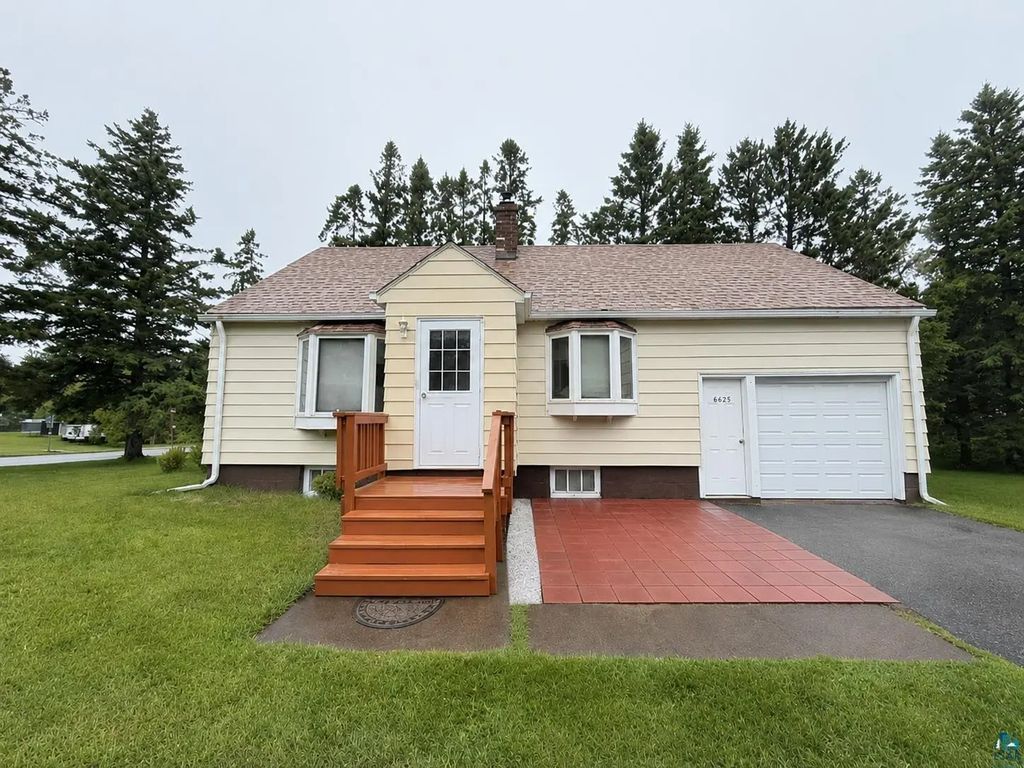 2029 Anderson Rd, Duluth