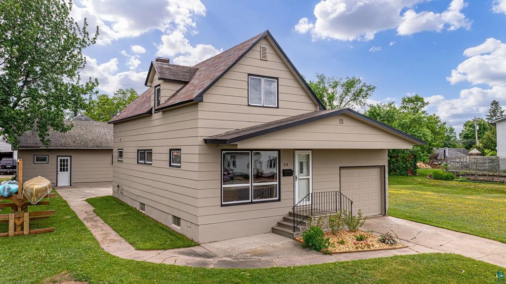 214 W Chapman St, Ely