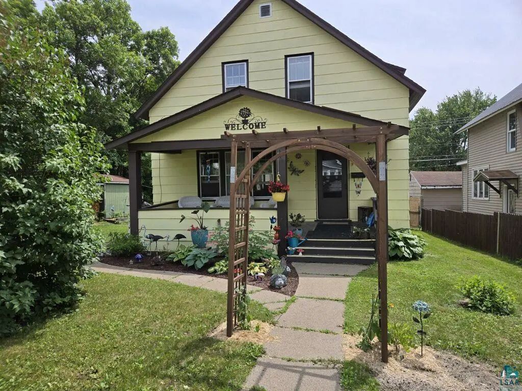 324 E White St, Ely