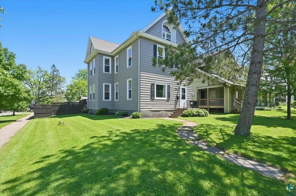 2004 Hughitt Ave, Superior