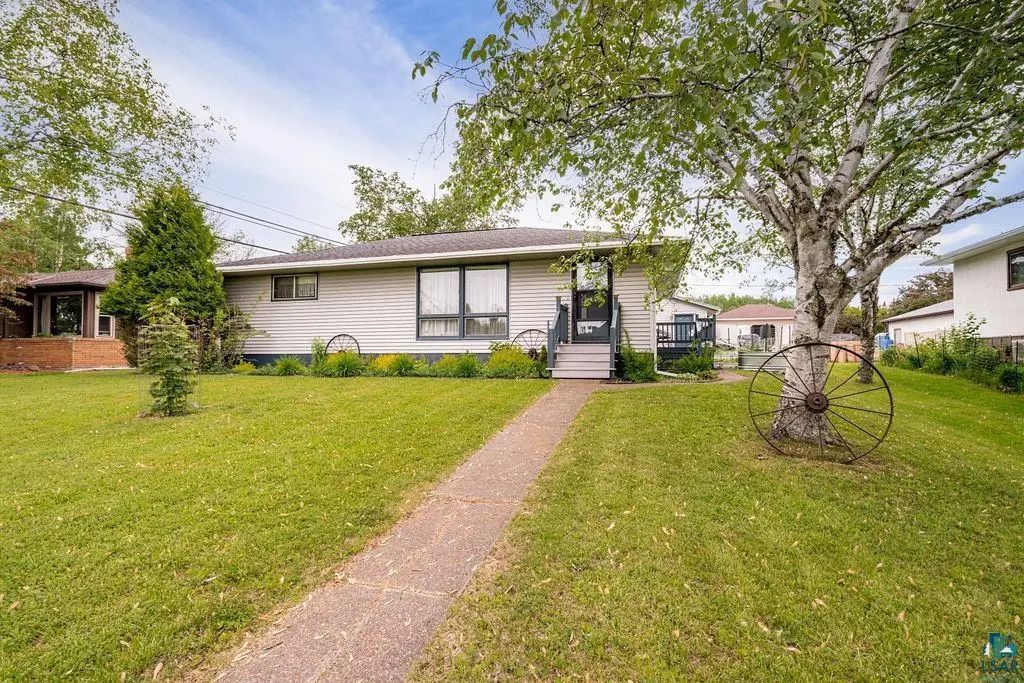 421 15th Ave, Two Harbors