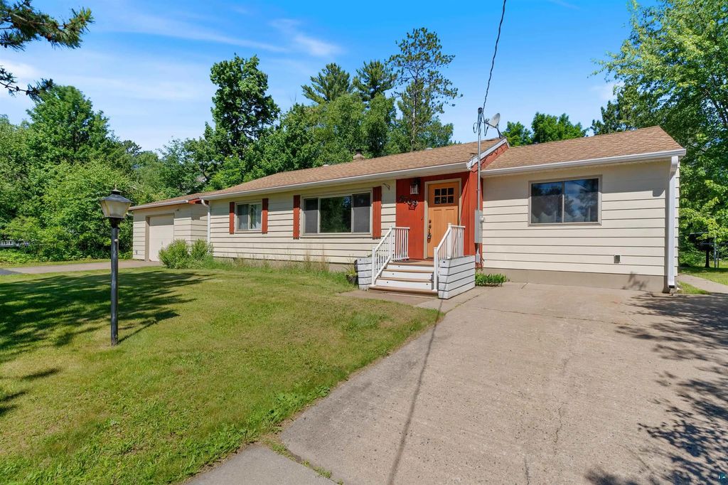 7709 Birch Ln, Eveleth