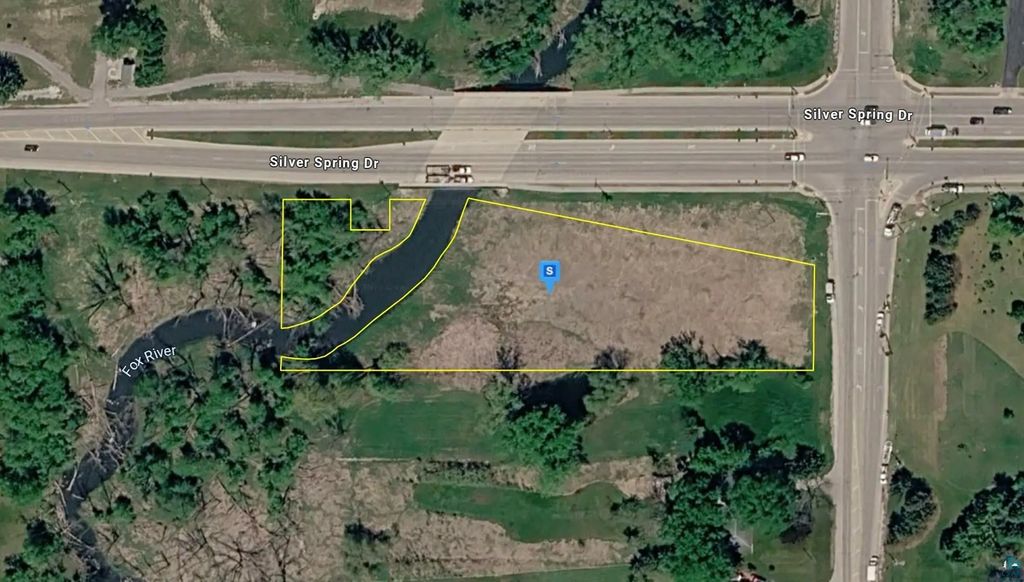 N56w20225 Silver Spring Dr, Menomonee Falls