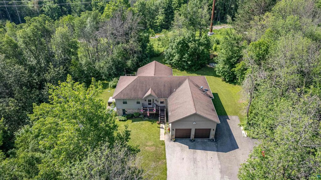 3526 Park Dr, Hermantown