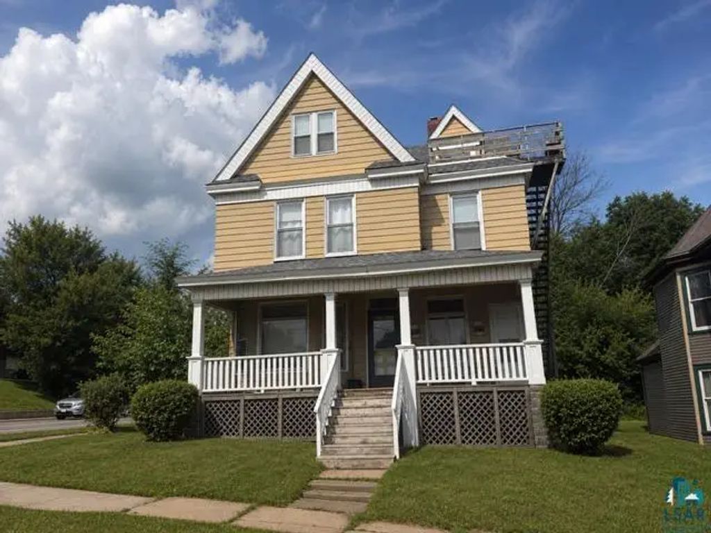 330-332 N 13th Ave E, Duluth