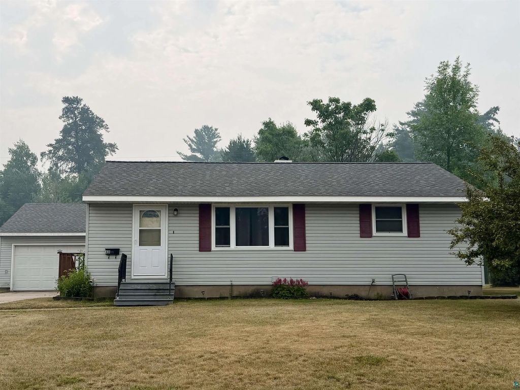 48 Elm Blvd, Babbitt