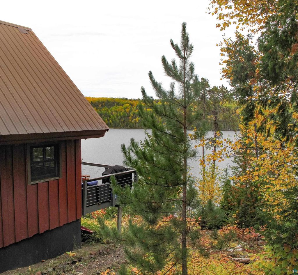 10028 Gunflint Tr, Grand Marais