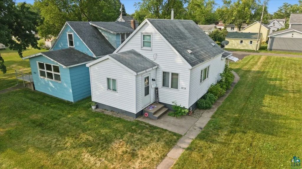 2818 E 3rd St, Superior