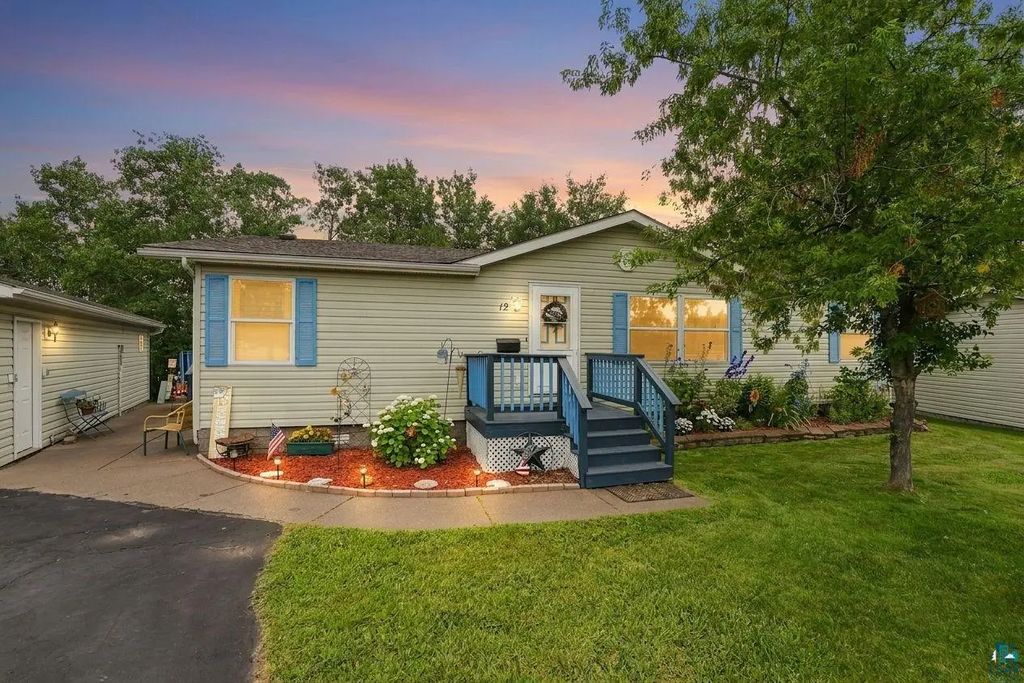 12 Redwood Dr, Duluth