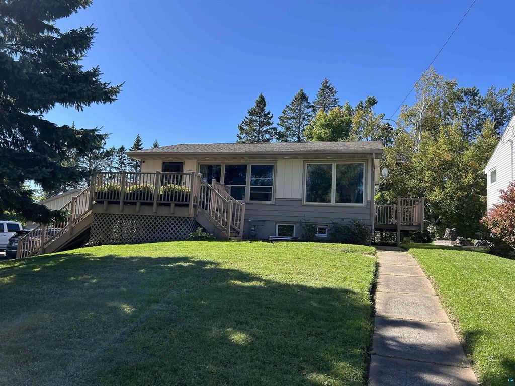 225 N Oak Bend Dr, Duluth