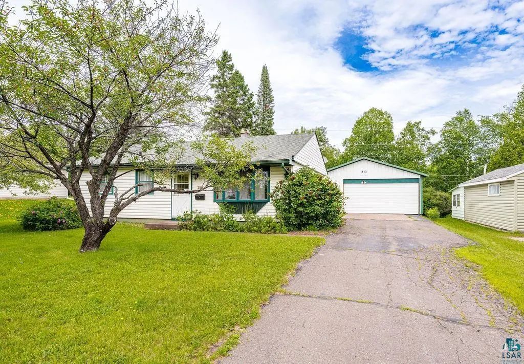 20 Davis Dr, Silver Bay