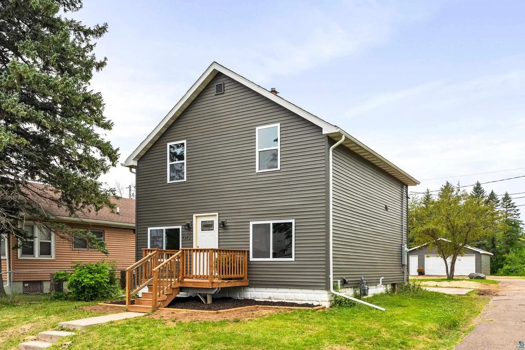 1515 101st Ave W, Duluth
