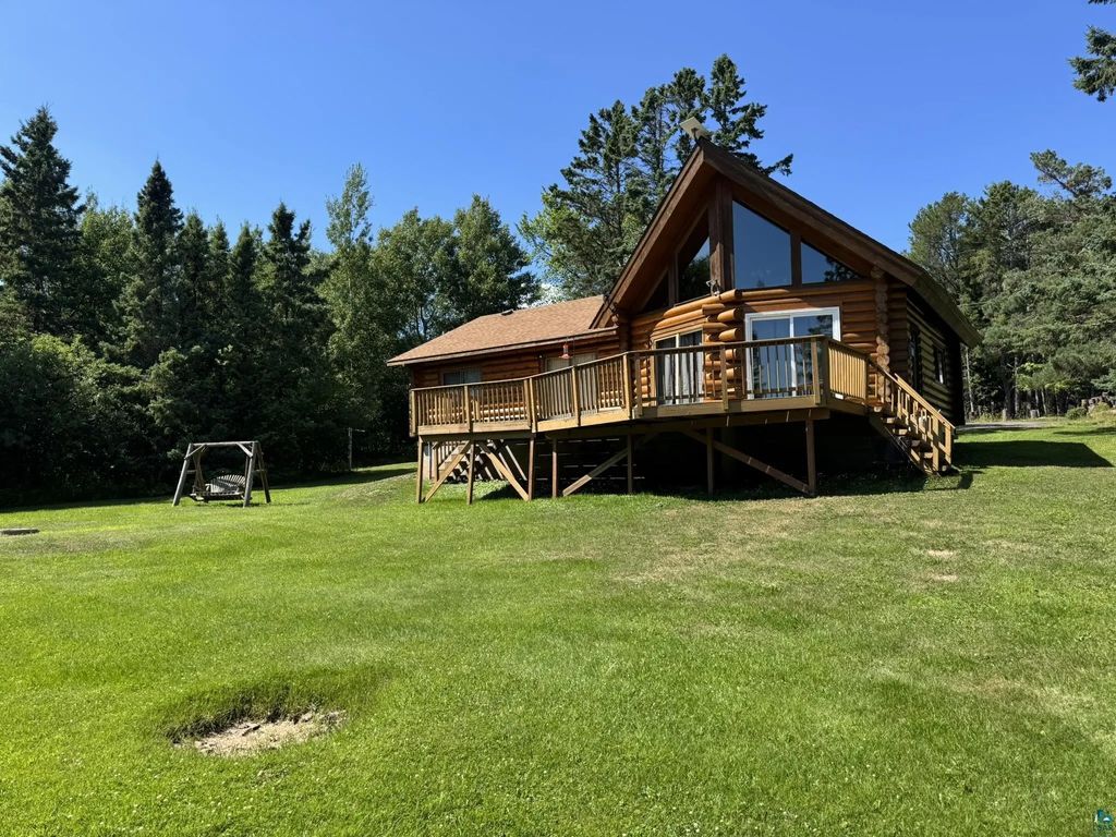 717 Larsmont Rd, Two Harbors