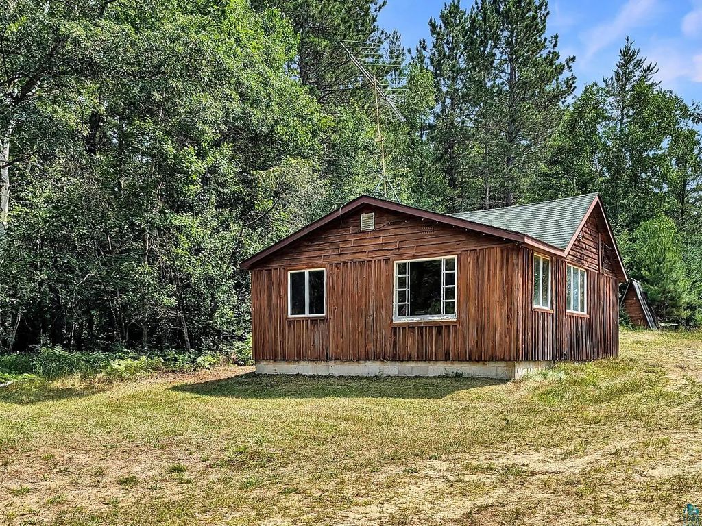 12594 East Rd, Side Lake