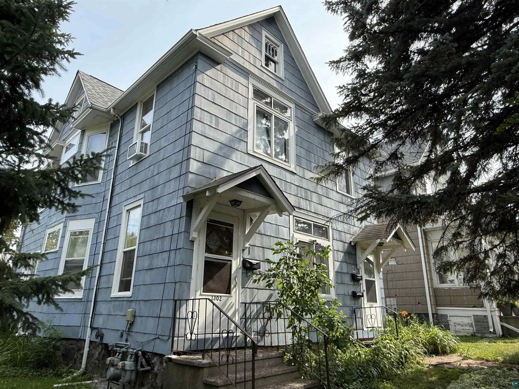 1302 W 1st St, Duluth
