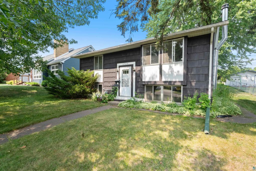 4725 Oneida St, Duluth