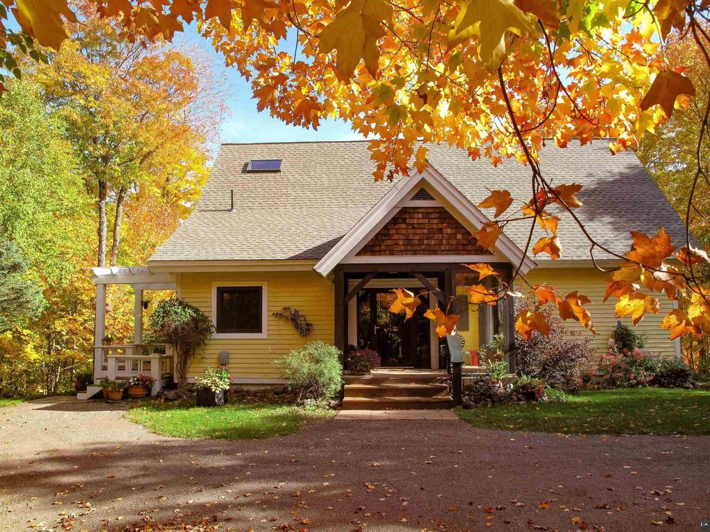 189 Barker Lake Rd, Lutsen
