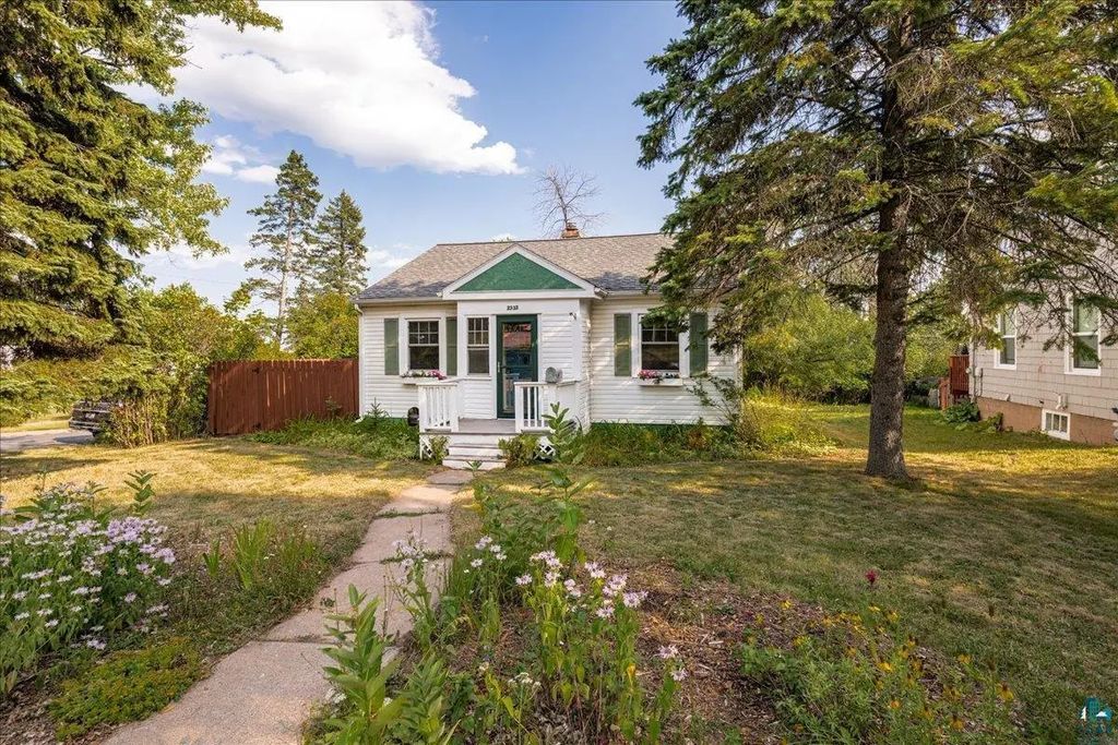 2332 Jefferson St, Duluth