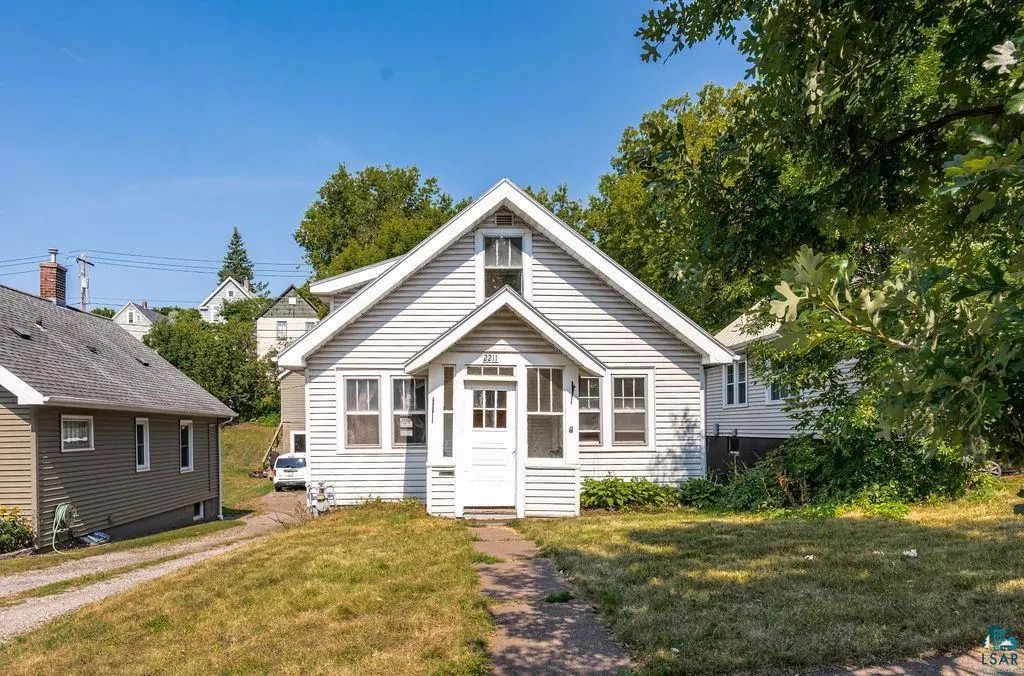 2211 W 7th St, Duluth