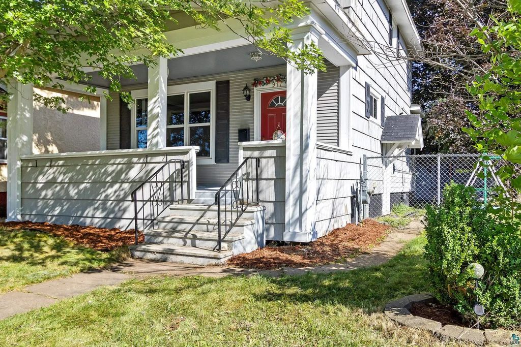 917 N 21st St, Superior
