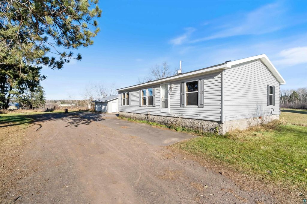 9395 Larson Rd, Brookston