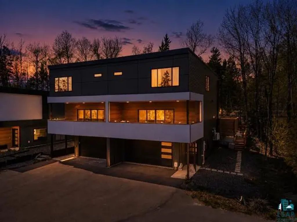3631 London Rd, Duluth