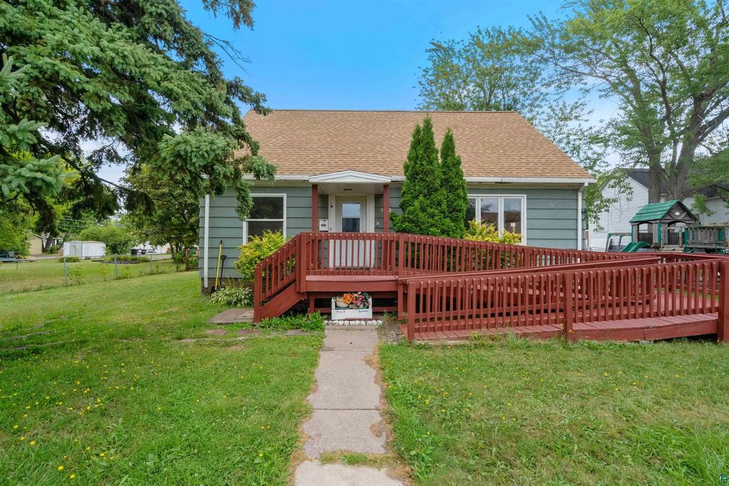 5822 Ogden Ave, Superior