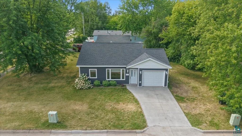 5729 Oakes Ave, Superior