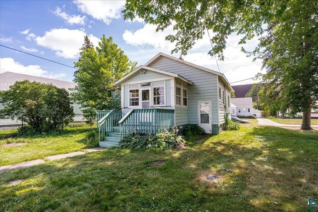 27 Oak St, Proctor