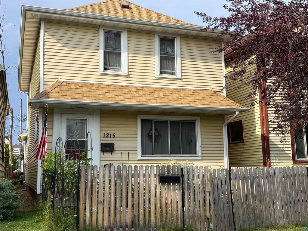 1215 Harrison St, Superior