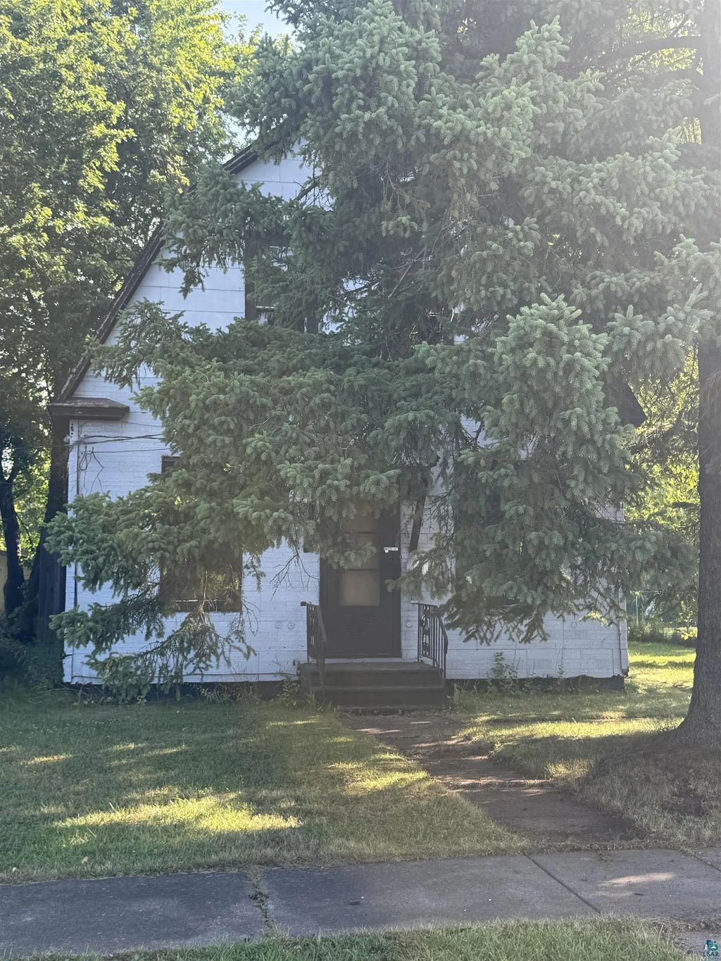 5115 E 1st St, Superior