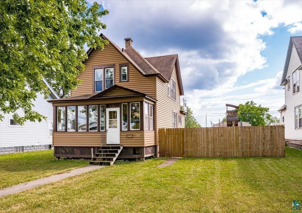 722 8th Ave, Two Harbors