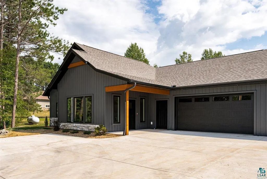 3808 Lavaque Rd 3808, Hermantown