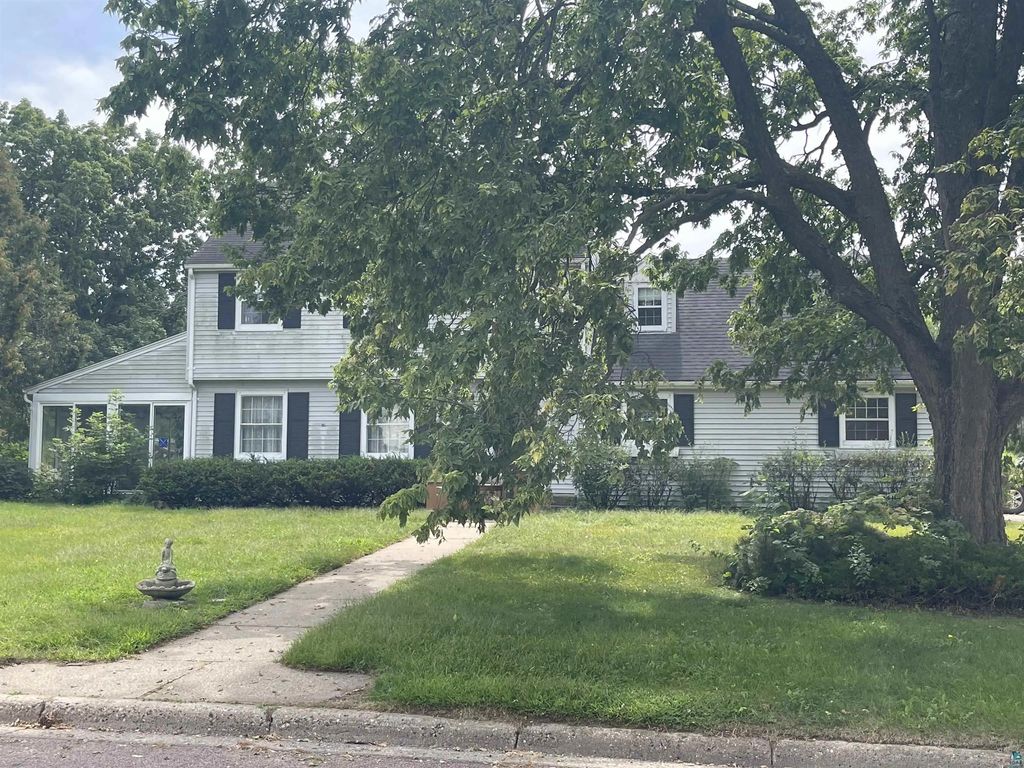 206 Snow Place Rd, Le Sueur