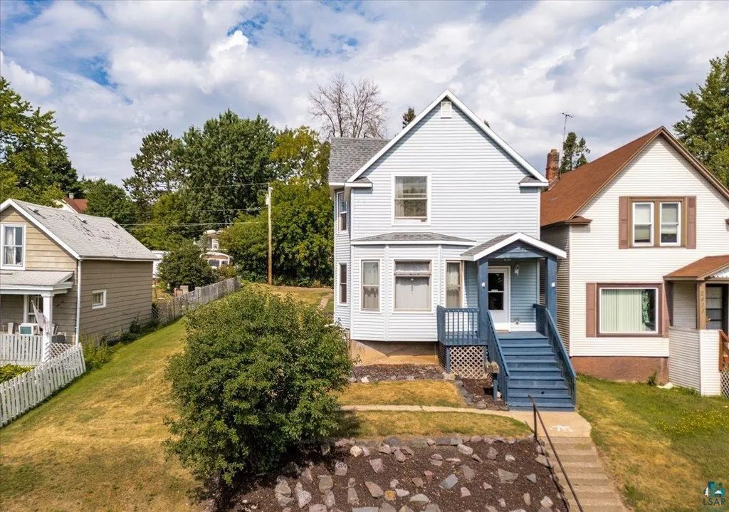 2413 W 7th St, Duluth