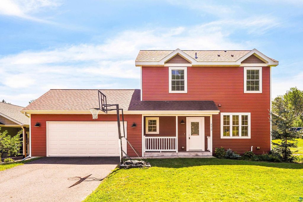 4010 Dodge St, Duluth