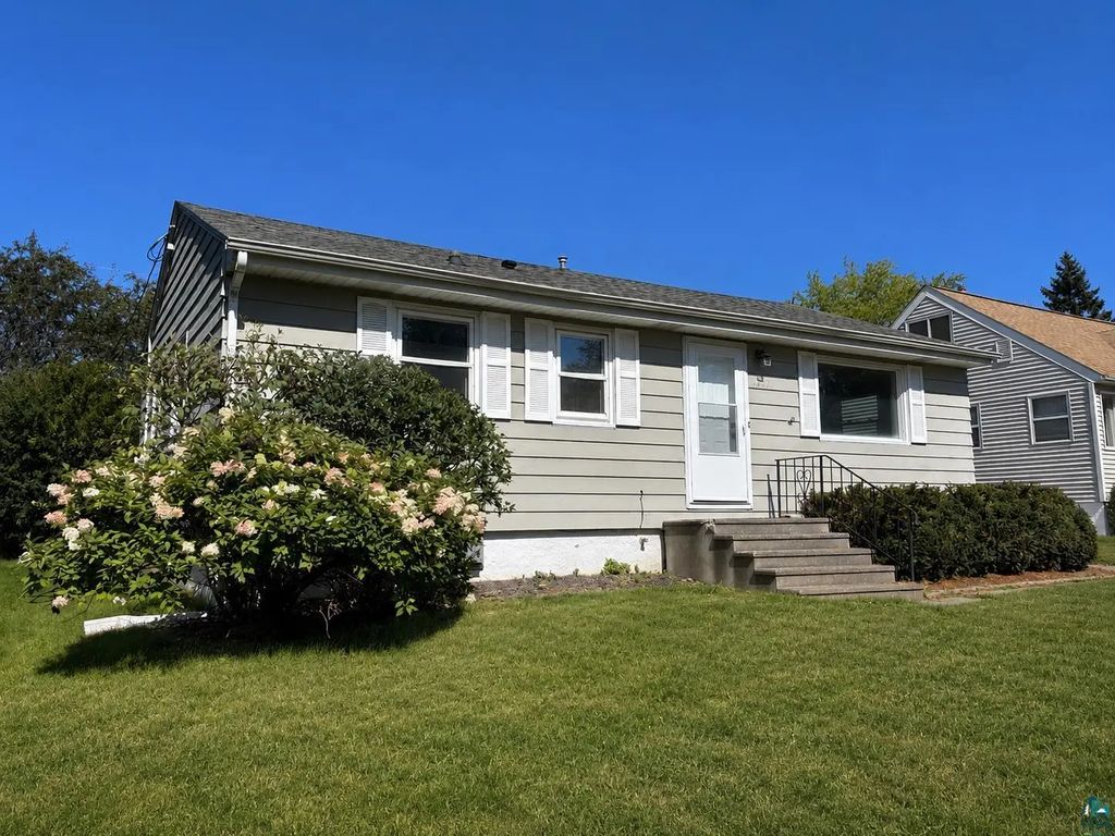 2227 W 22nd St, Duluth