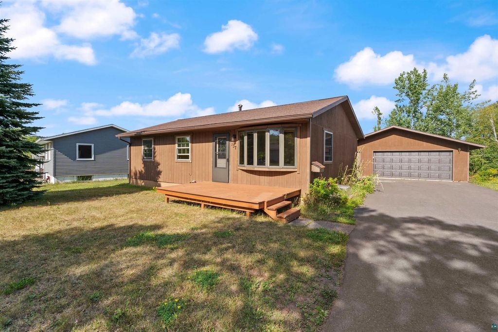 137 Edison Blvd, Silver Bay
