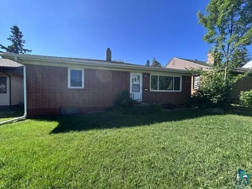 728 Fayal Rd, Eveleth