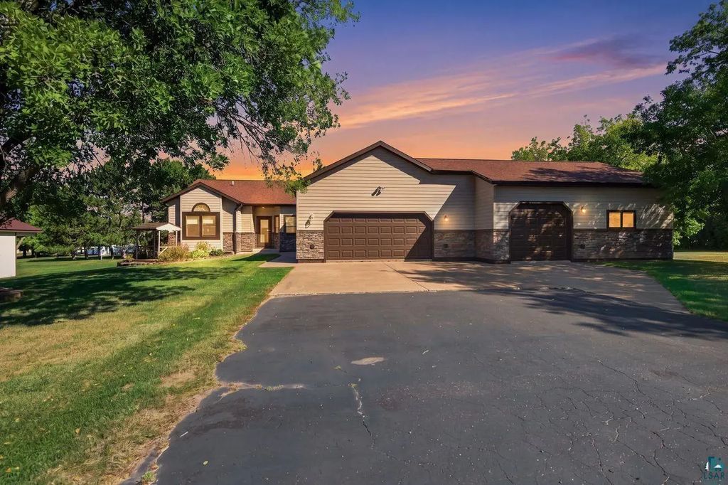 6 Victoria Ln, Ashland