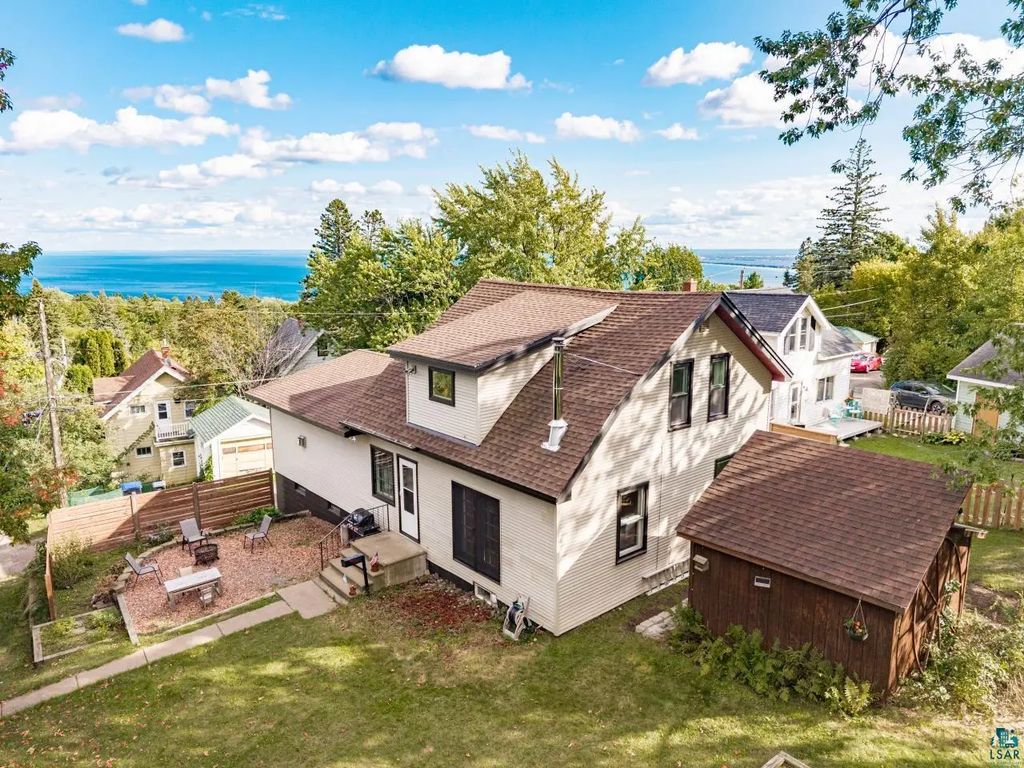 1502 E Skyline Pkwy, Duluth