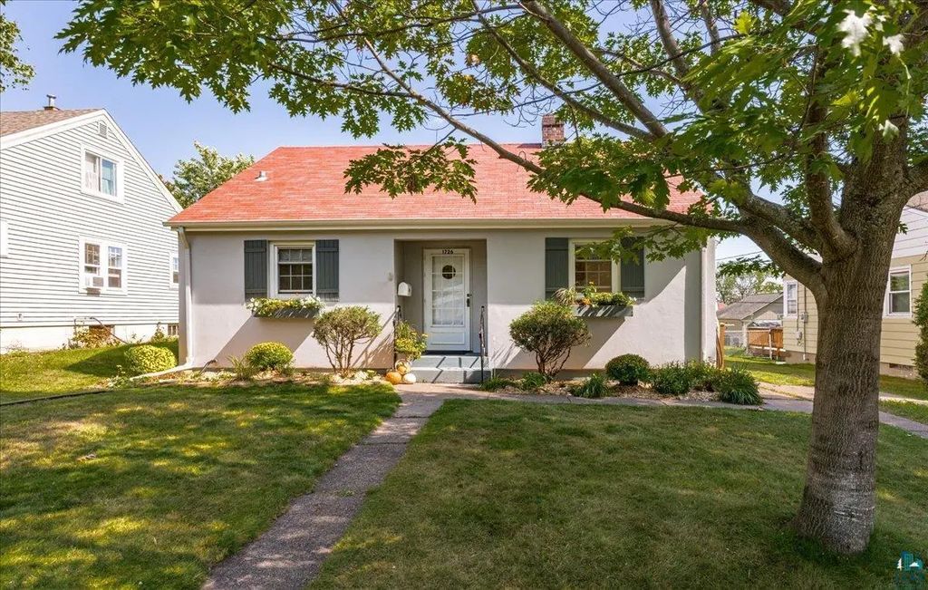 1726 Carver Ave, Duluth