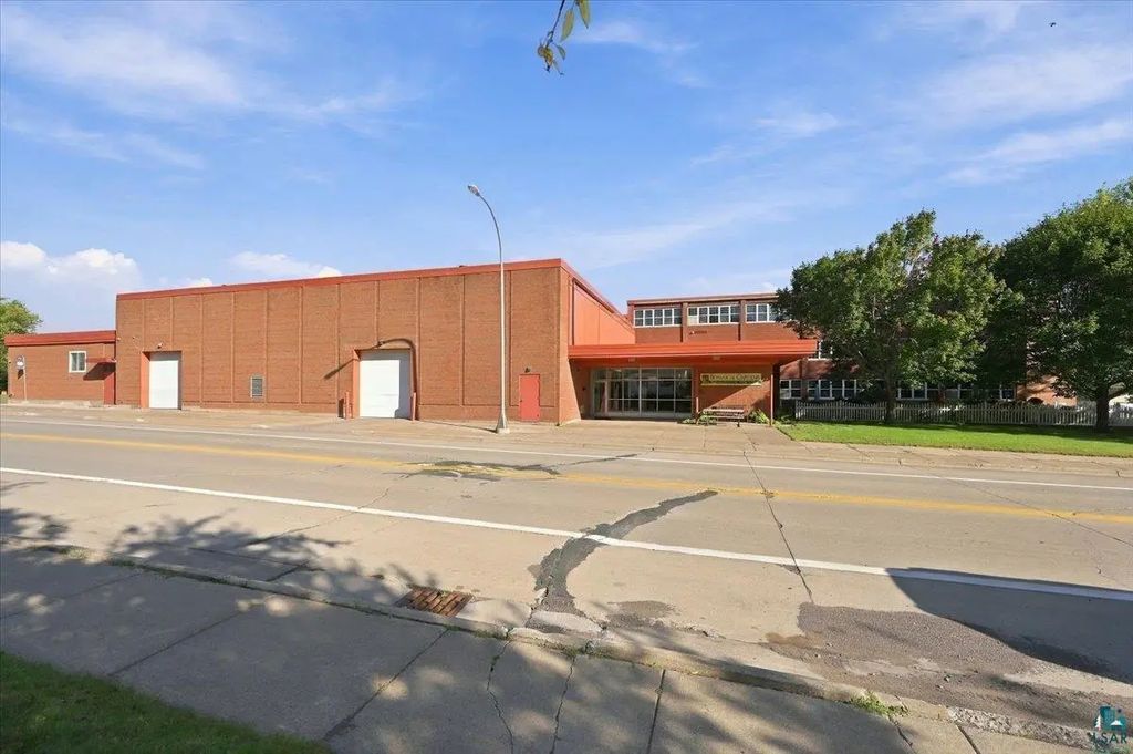 35 2nd St 20, Proctor