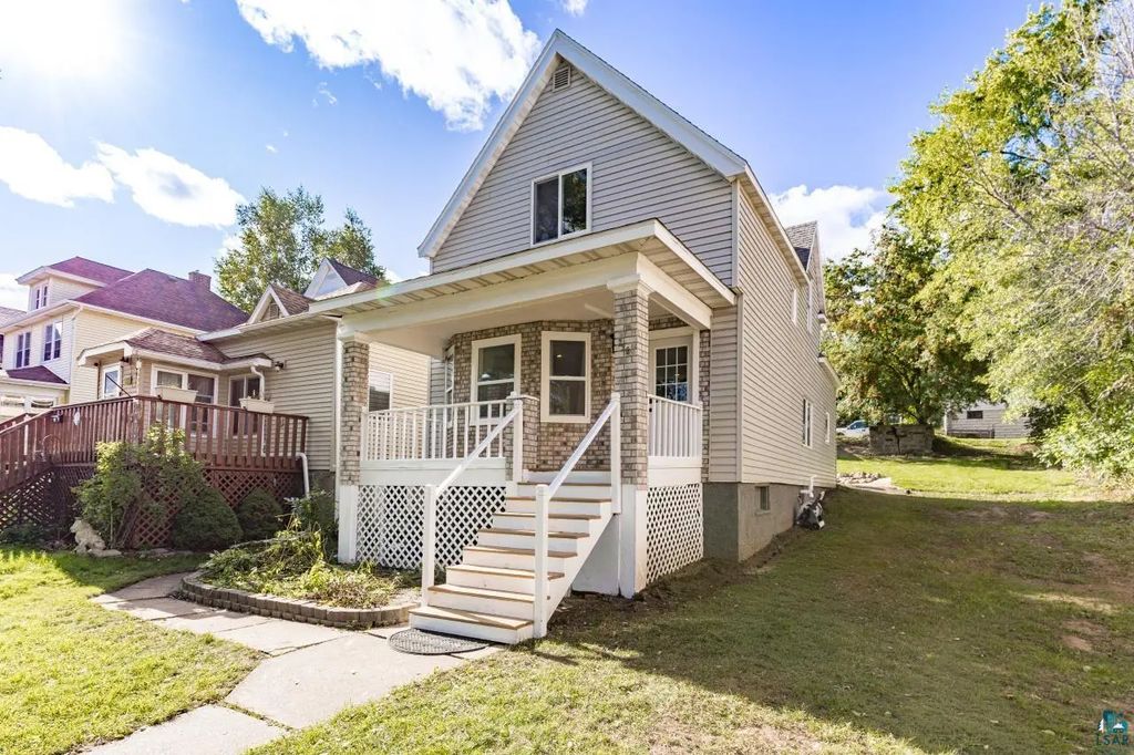 2407 W 6th St, Duluth