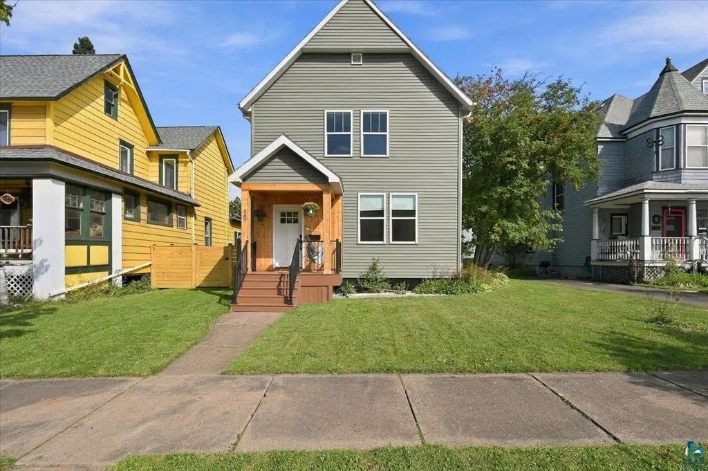 507 2nd Ave, Two Harbors