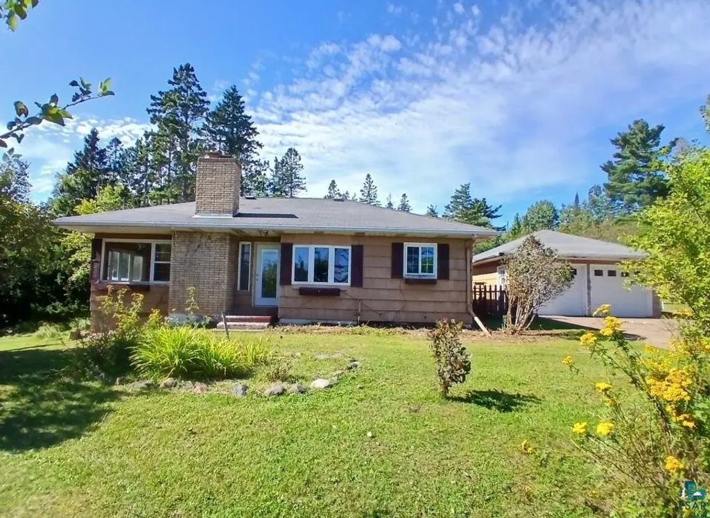 1055 Highway 61, Two Harbors