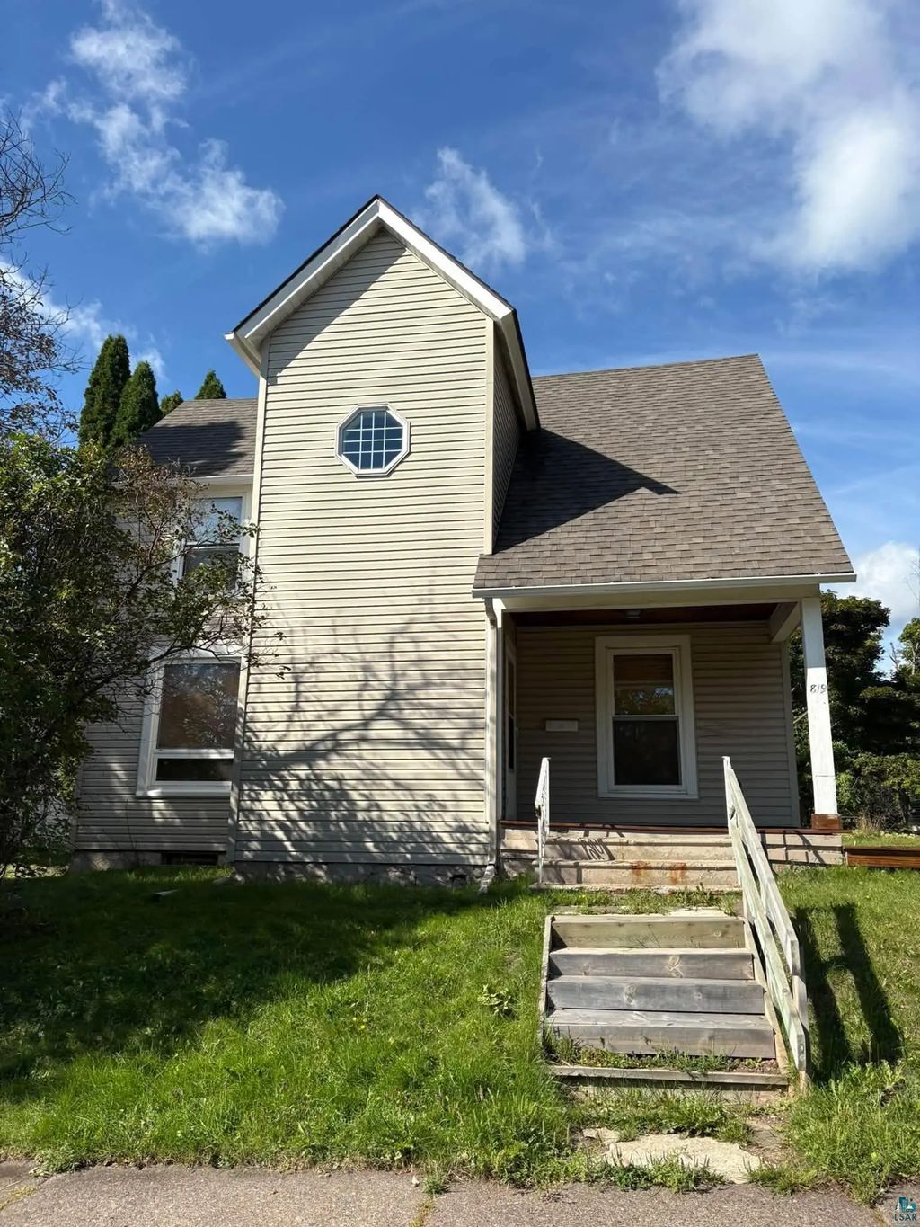 819 N 47th Ave E, Duluth