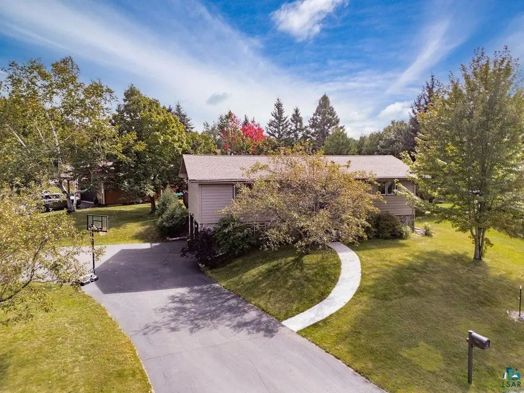 2102 N Robin Ave, Duluth