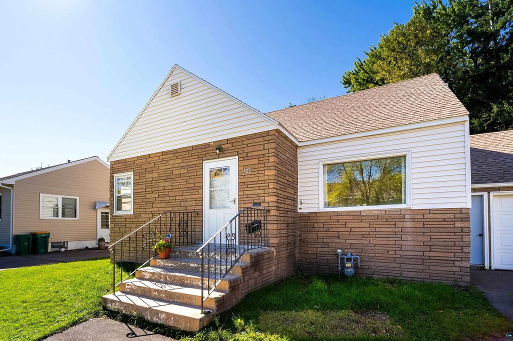 1323 90th Ave W, Duluth